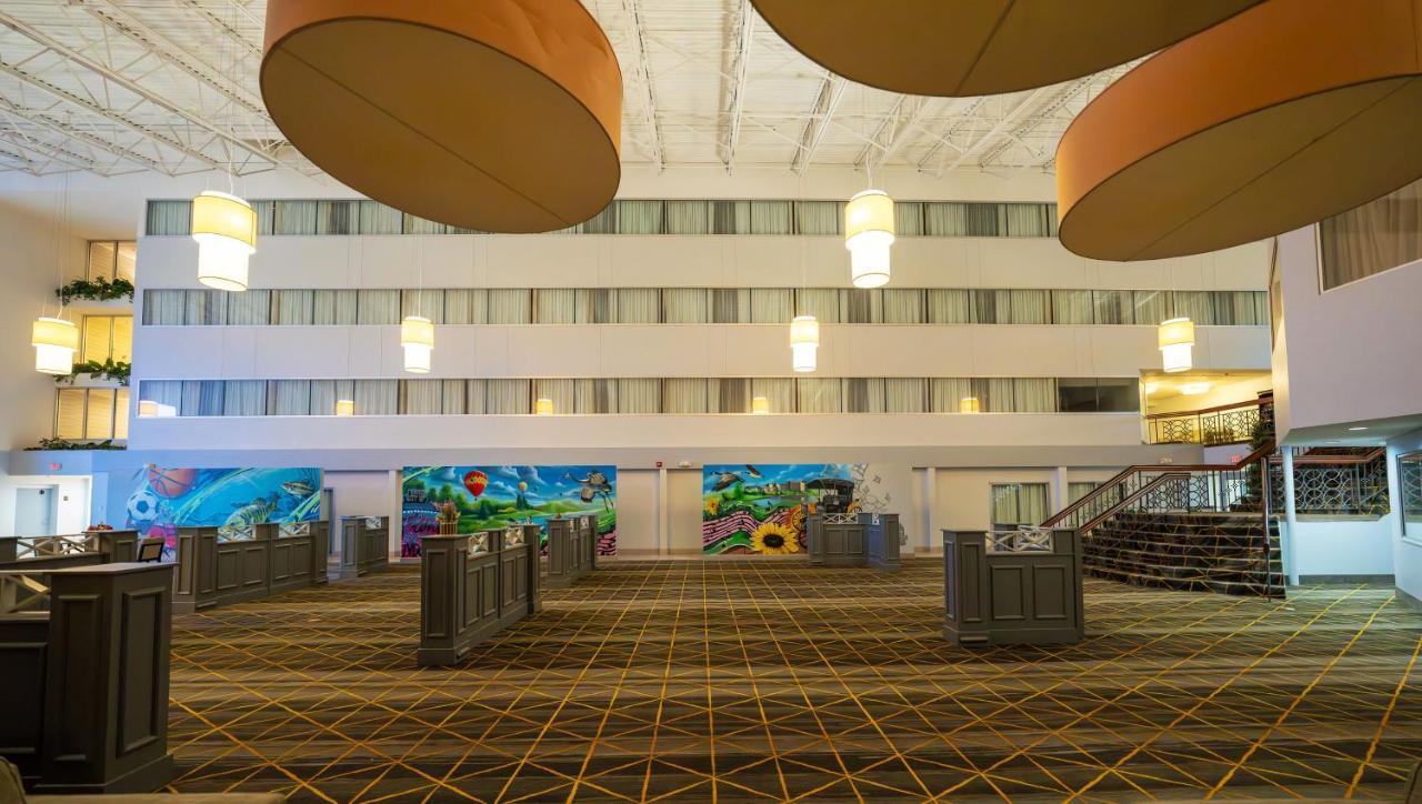 Gateway Hotel & Convention Center Flint Exterior foto